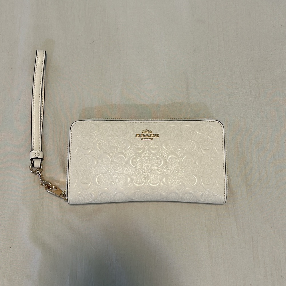 White coach wallet